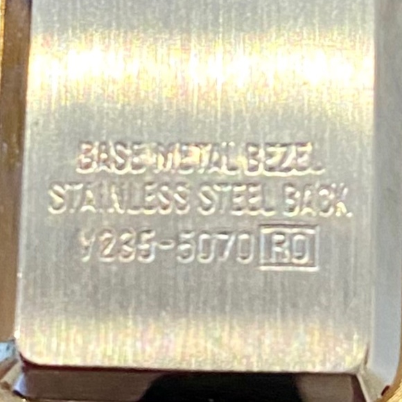 Seiko Gold and White Women's Watch - Picture 8 of 8